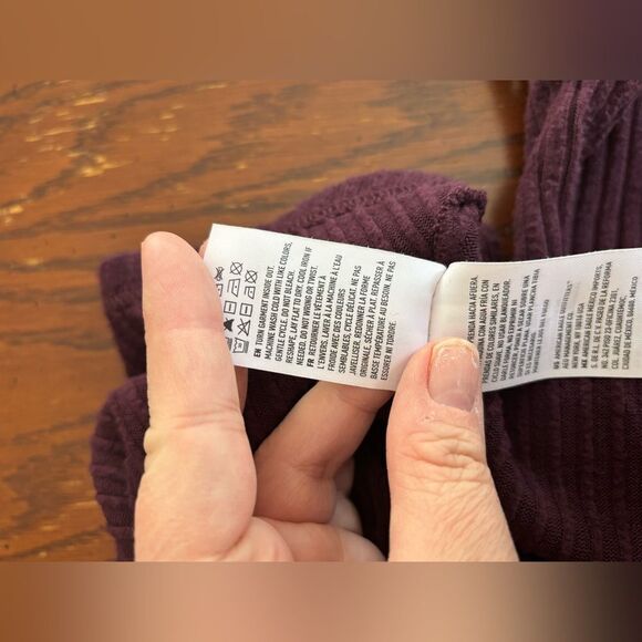 American Eagle sweater with sleeve details size XS - Picture 5 of 13